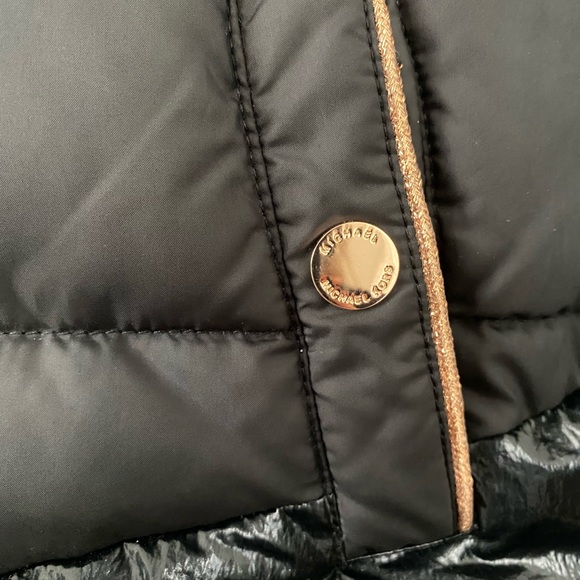 Michael Kors puffer jacket - Picture 6 of 7